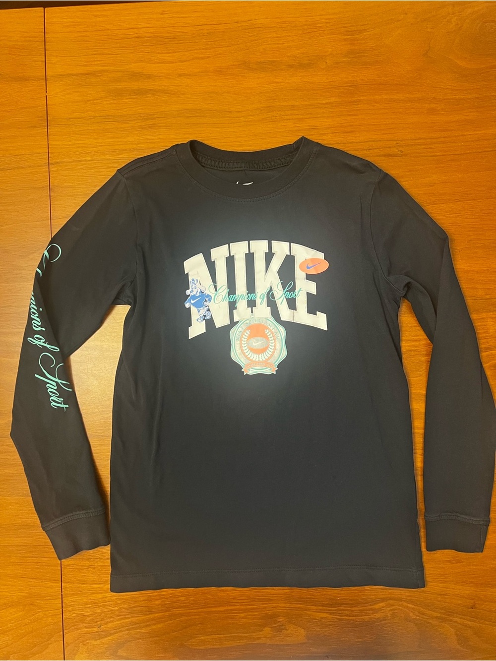 Nike Boys' Long-Sleeve T-Shirt – Size M (8-10) – Champions of Sport